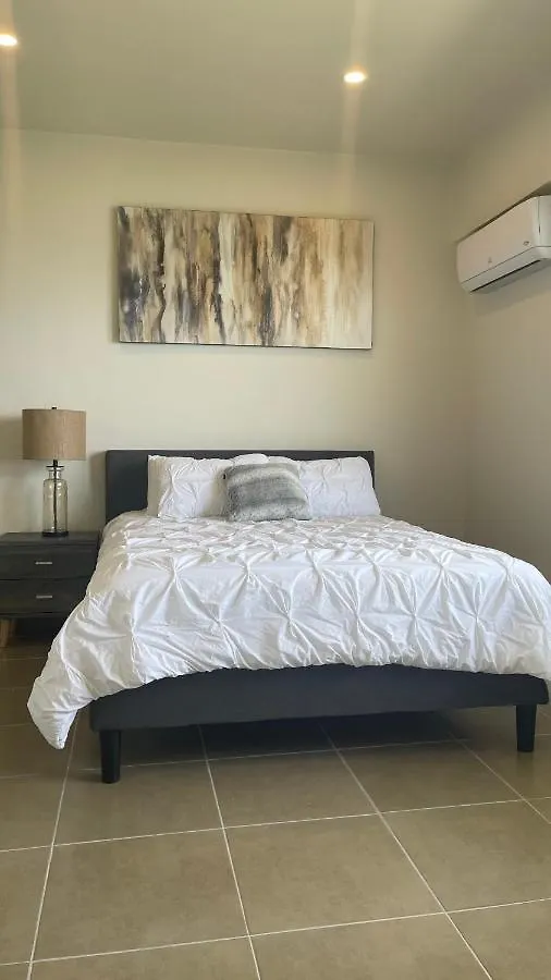 Picturesque 1 Bedroom Apartment Koolbaai